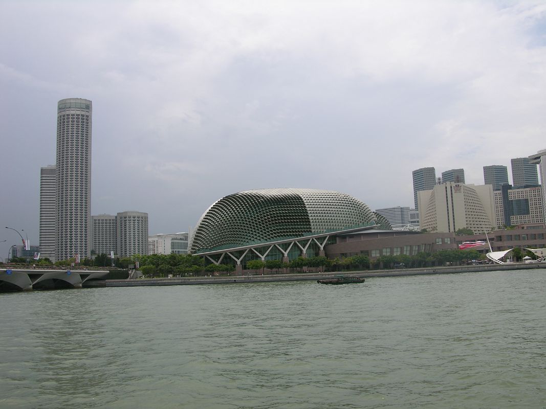 Singapore 02 01 Swissotel and Esplanade